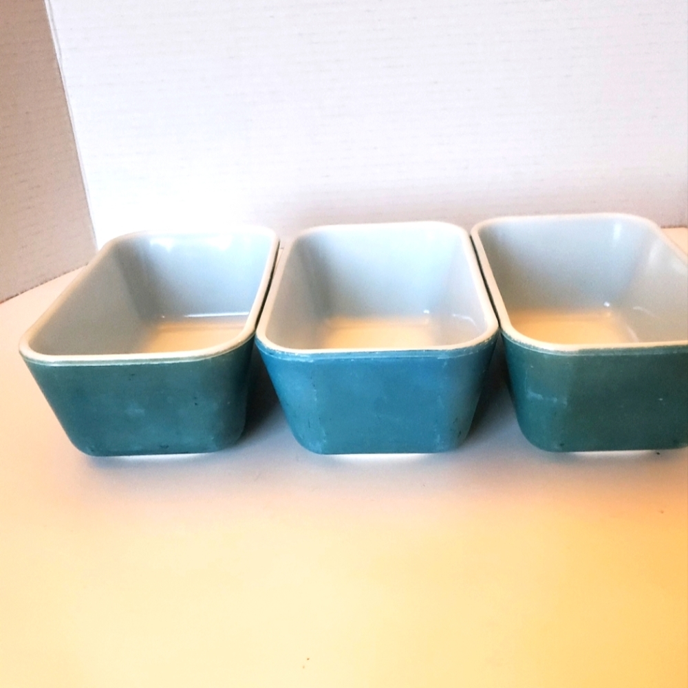Vintage Pyrex 502 Medium Refrigerator Dishes in Turquoise Set of 3